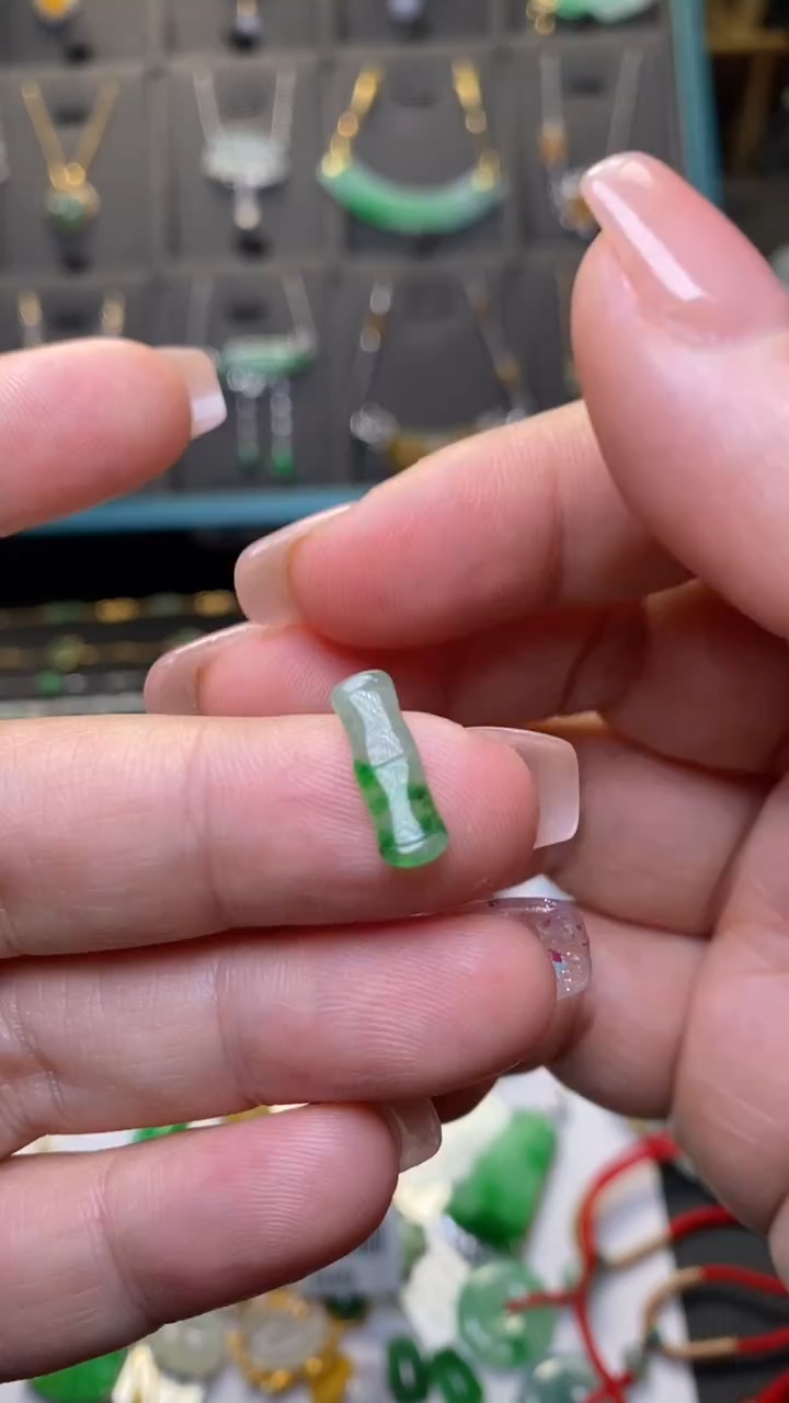 颈饰未镶嵌翡翠净货35973