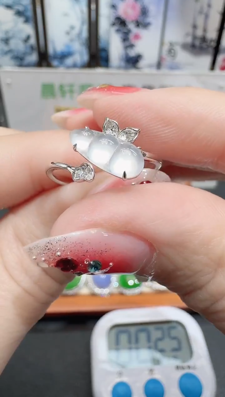 18K金镶嵌戒指翡翠k*寄售回流，24小时鉴赏期