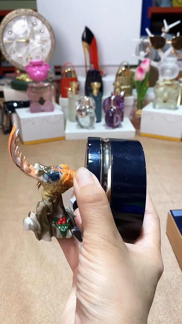 瓷片碗碟好物一件不留@@1