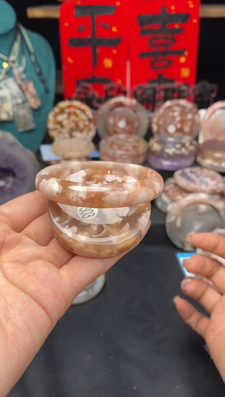 【闪购商品】石英质玉手镯（圆镯）未镶嵌53