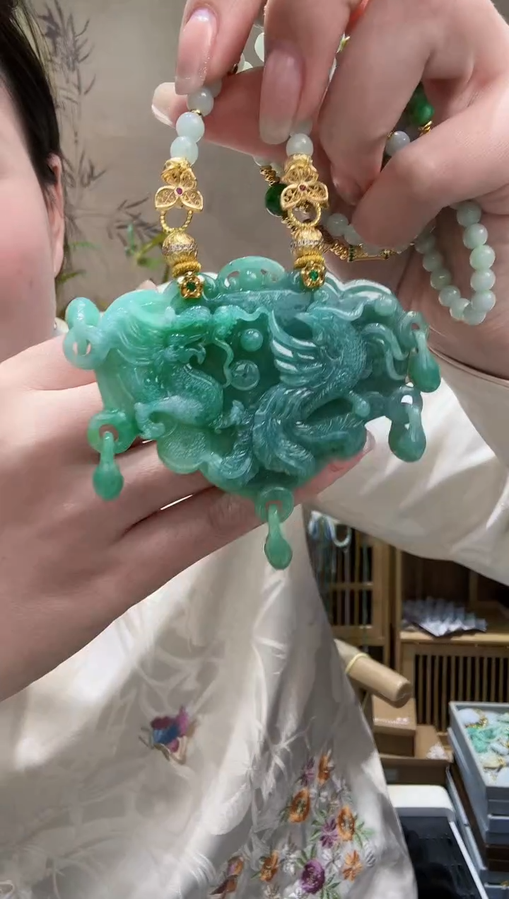 【闪购商品】翡翠颈饰未镶嵌吊坠