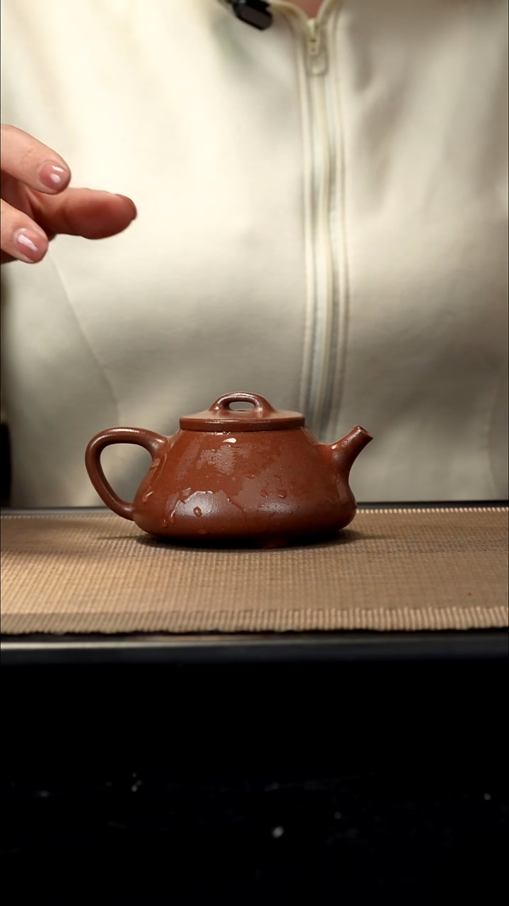 紫砂茶盏野山红泥石瓢150CC