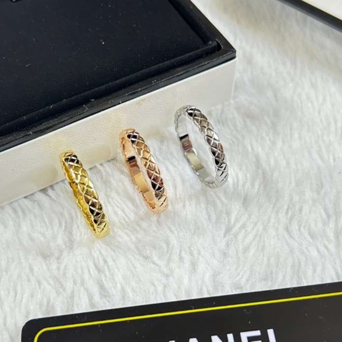 高版本精工香香家菱格纹光面镶钻戒指氛围感配饰