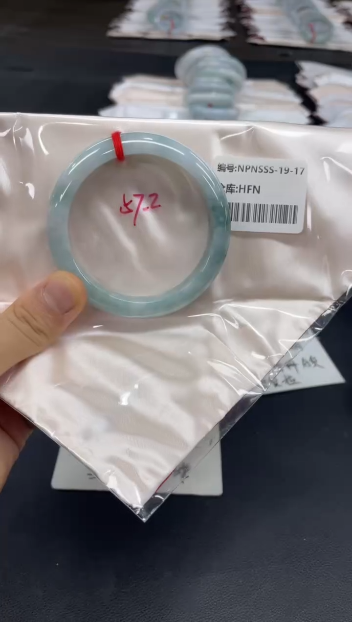 未镶嵌手镯翡翠翡翠手镯