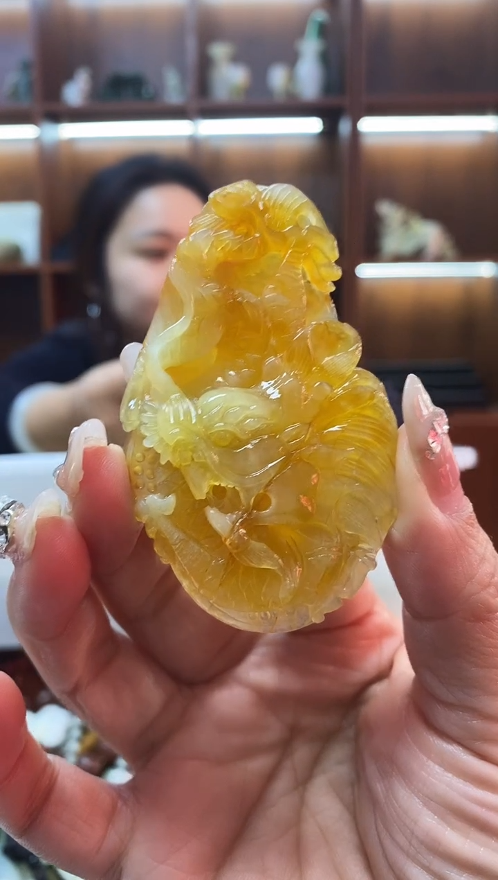 未镶嵌蛇纹石玉吊坠     