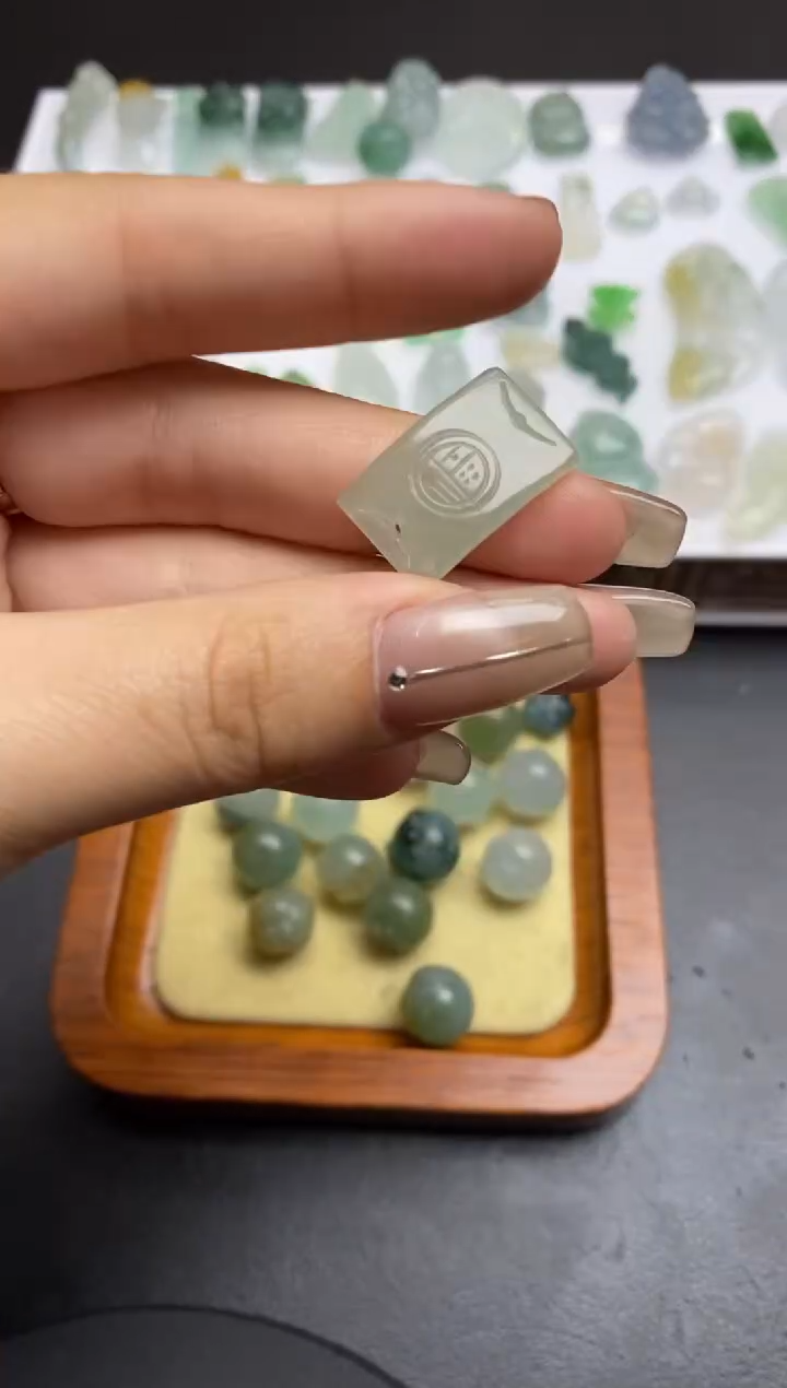 【闪购商品】定制翡翠未镶嵌翡翠毛货~