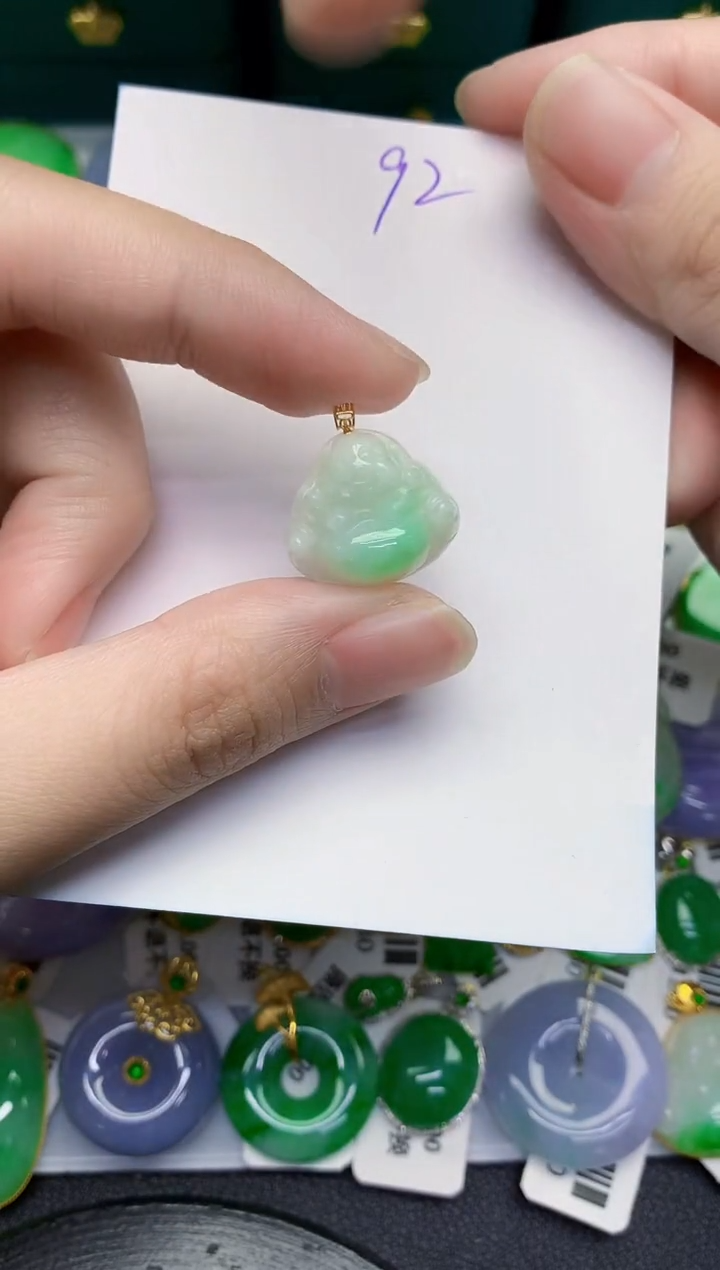 翡翠18K金镶嵌颈饰000000000