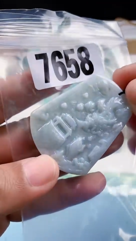 【闪购商品】翡翠挂件未镶嵌天然翡翠吊坠挂件