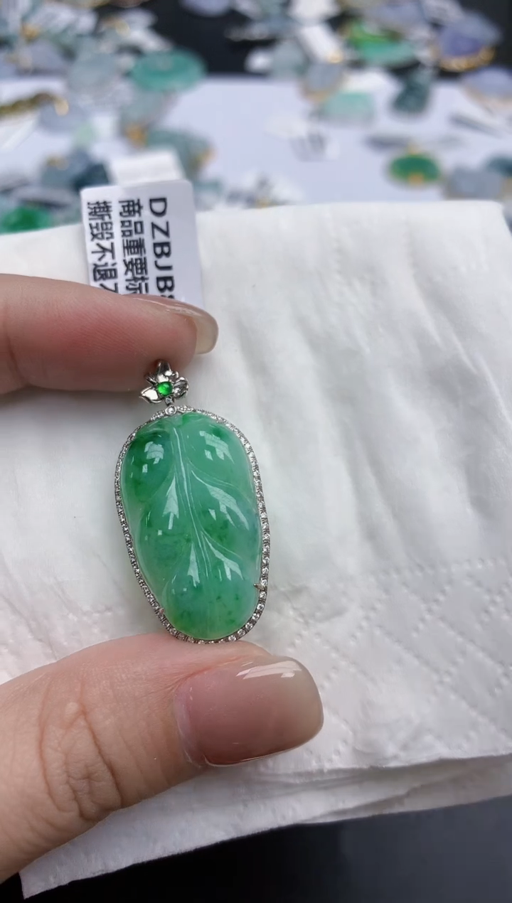 【闪购商品】翡翠颈饰18K金镶嵌天然缅甸翡翠A货