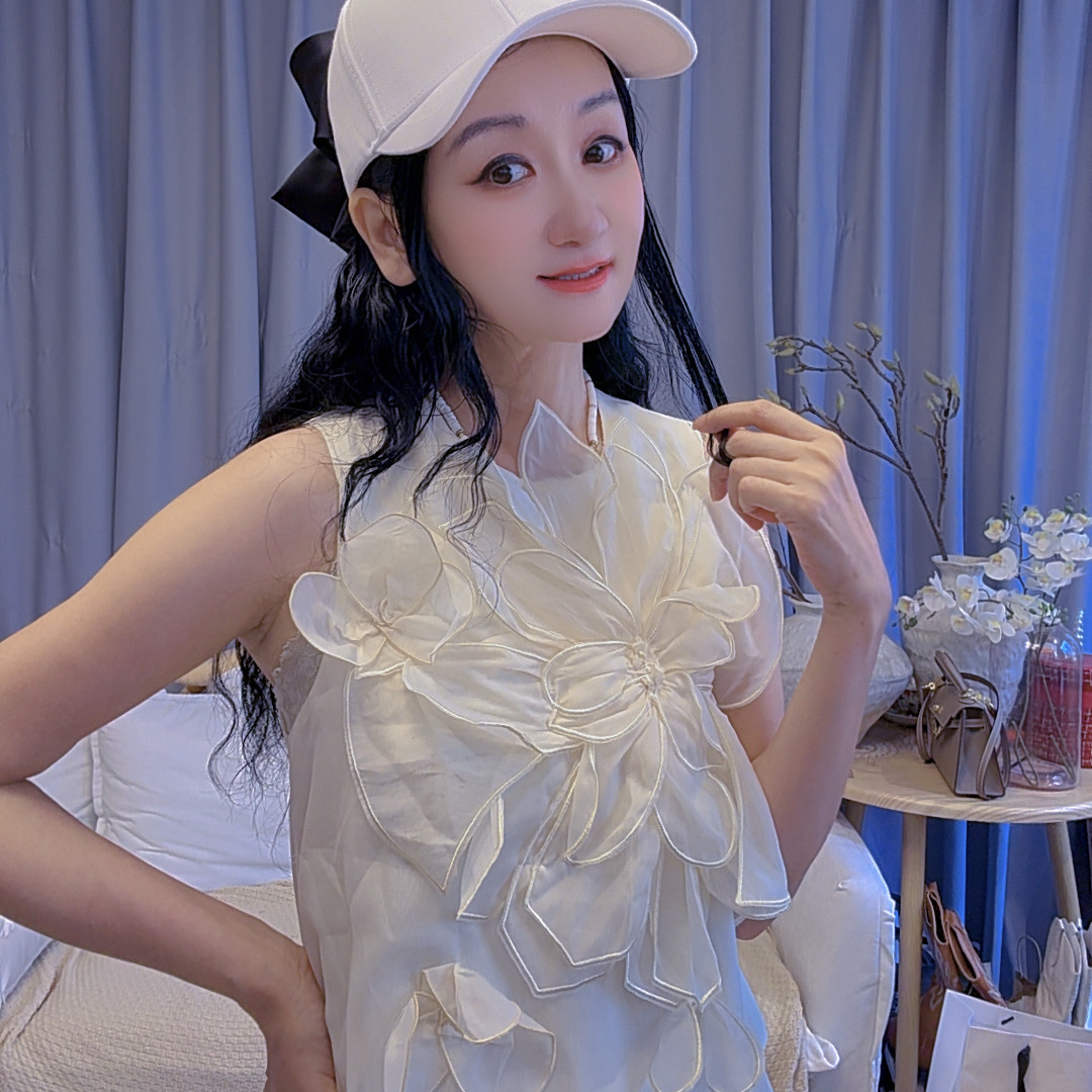 M52A038慕之淇多层花瓣气质显瘦别致精致背心上衣