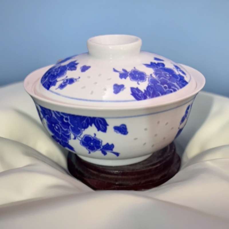 景德镇陶瓷青花玲珑牡丹花7寸汤碗带盖