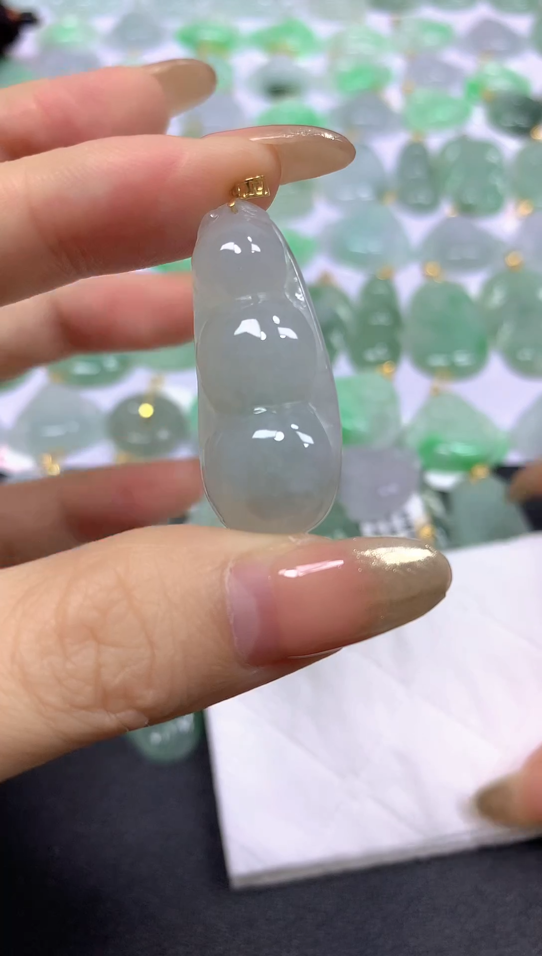 颈饰未镶嵌翡翠 