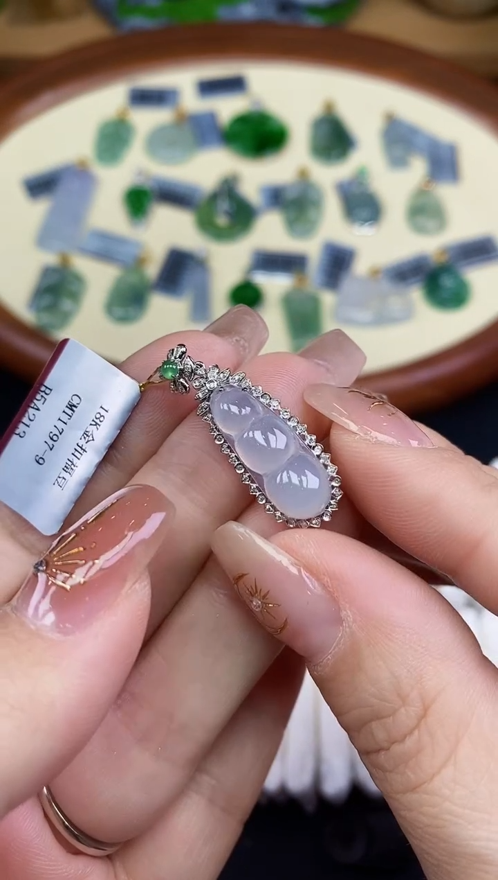 吊坠(不含链)18K金镶嵌翡翠豆子18K金扣镶嵌@@CMT1797-9