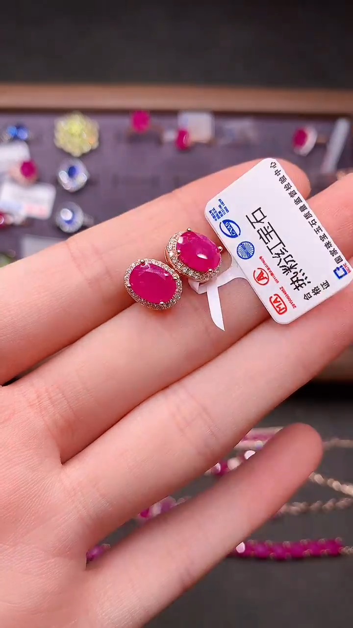 【闪购商品】红宝石耳饰银S925镶嵌......