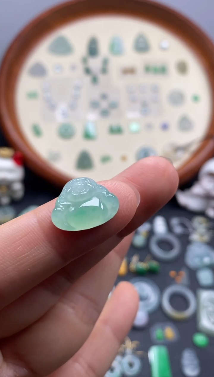 颈饰未镶嵌翡翠果緑佛公/芬