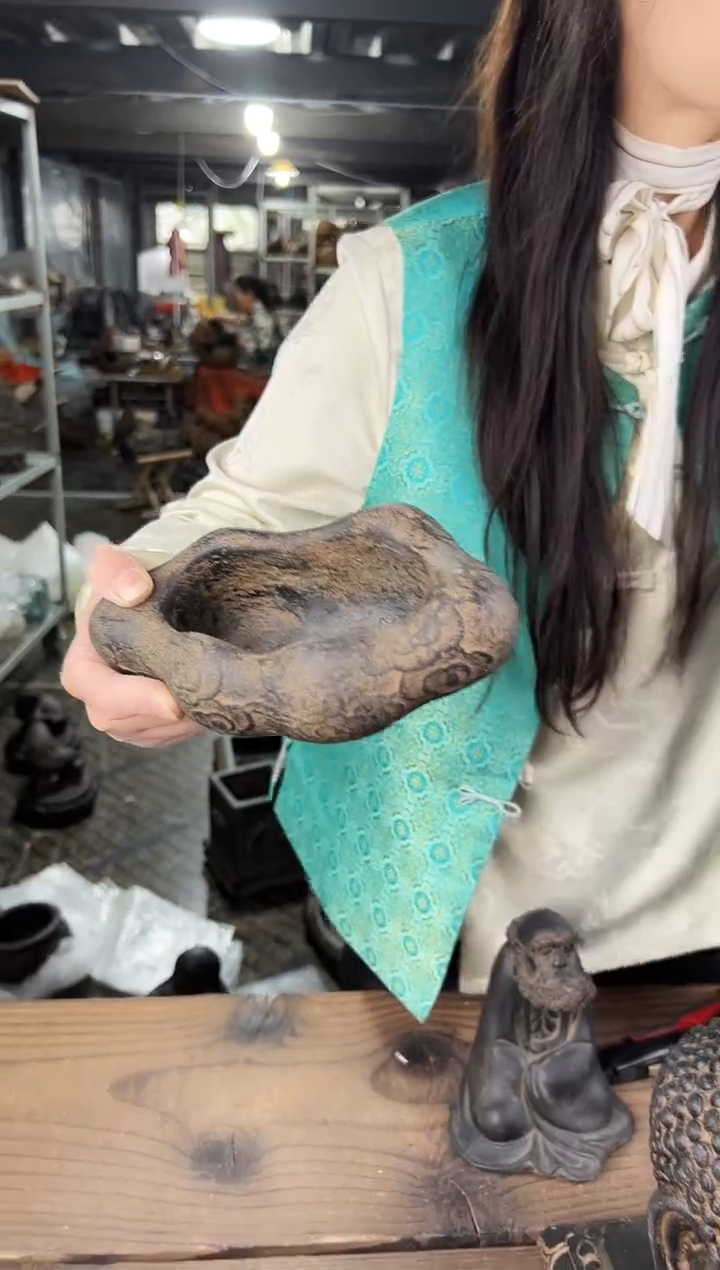 陶土【闪购商品】- 云纹小花盆