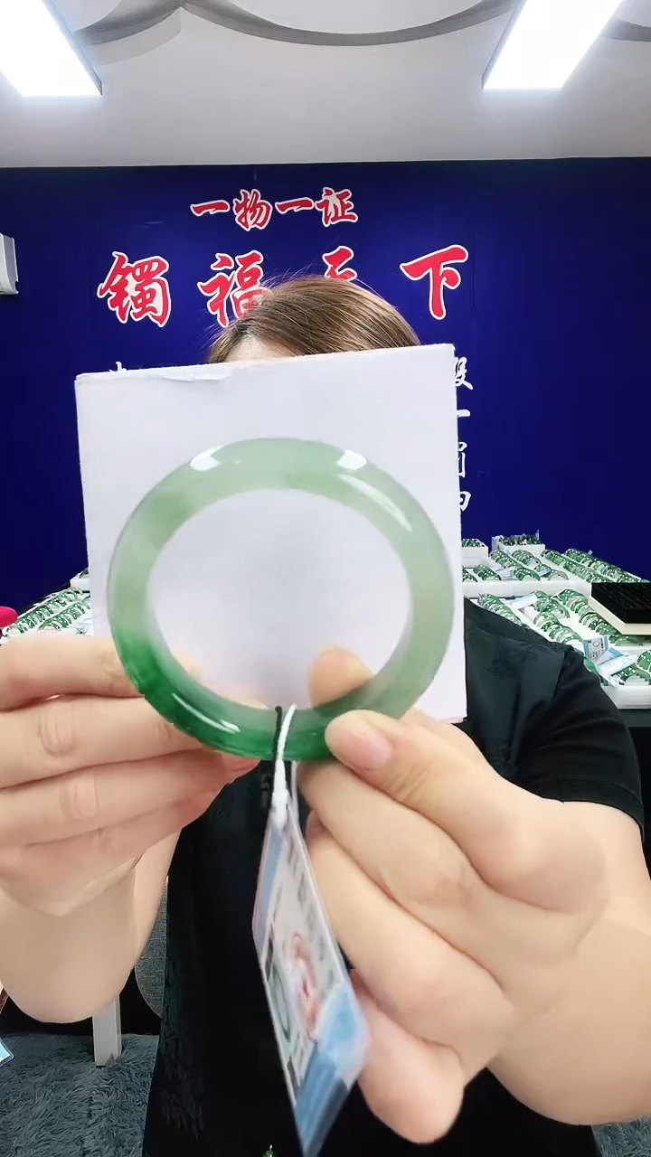 未镶嵌手镯石英质玉1