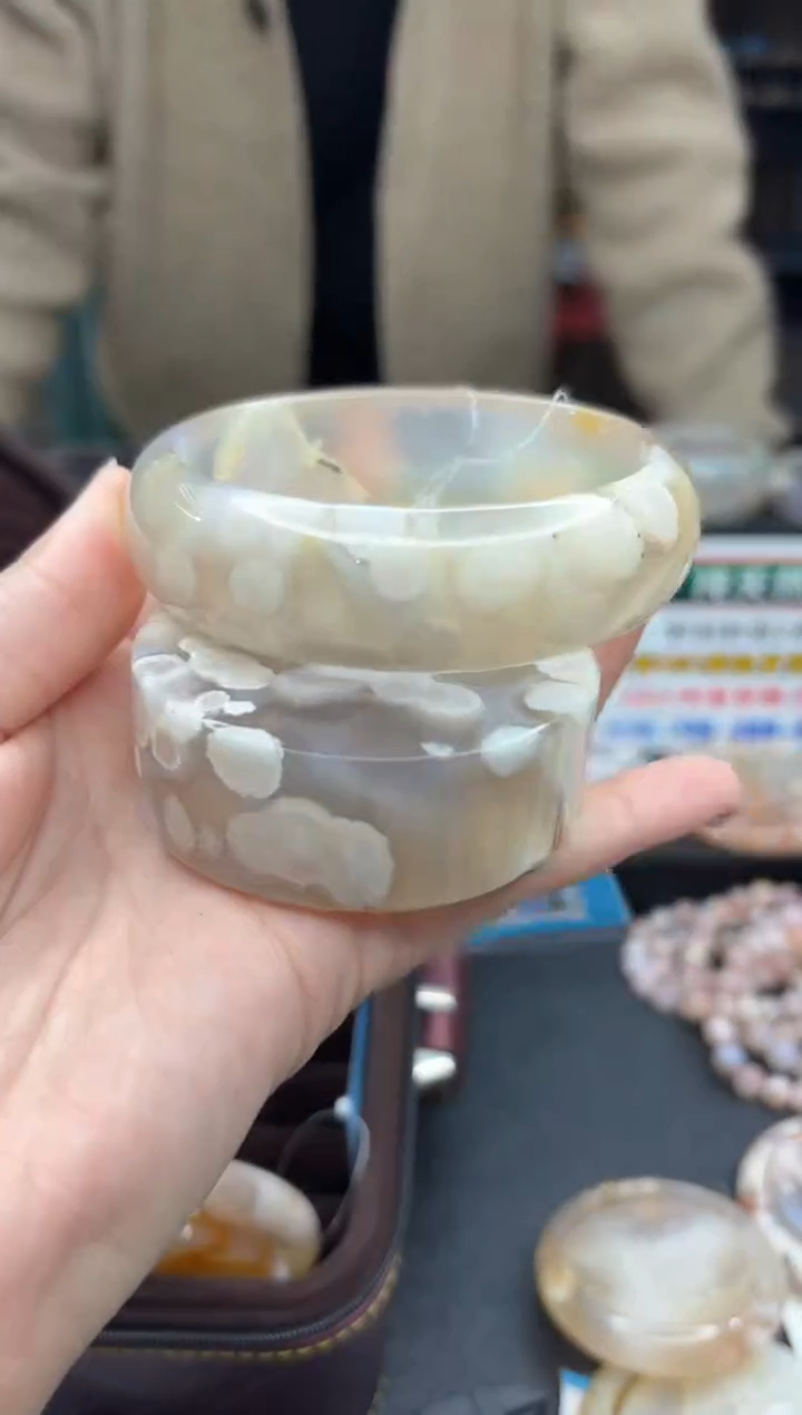 【闪购商品】石英质玉手镯未镶嵌285（65圈赠送镯心）