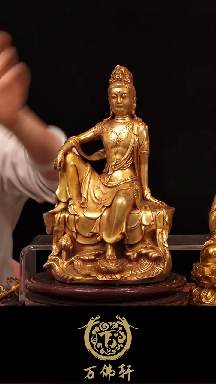 用****7铜器摆件自在观音30高