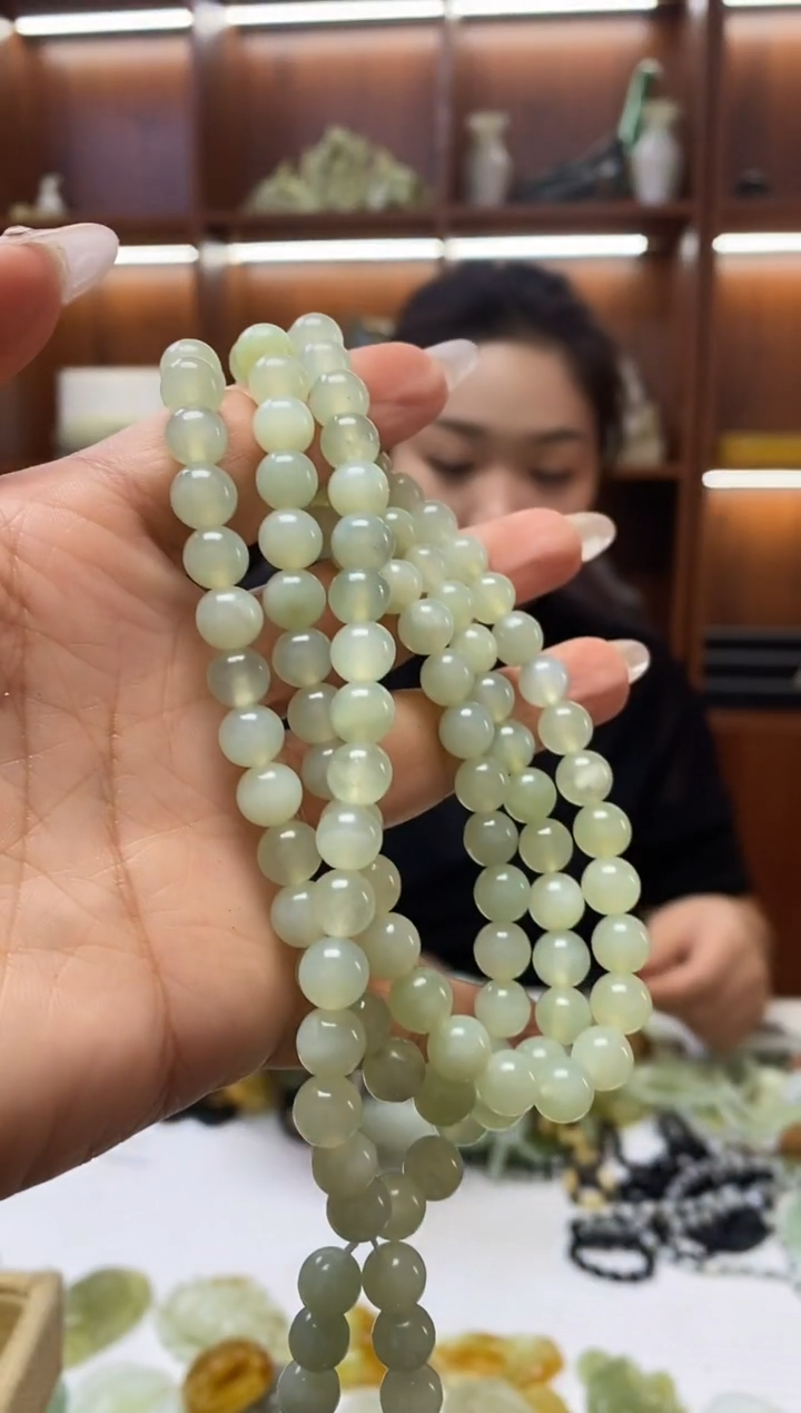 未镶嵌岫玉手串 