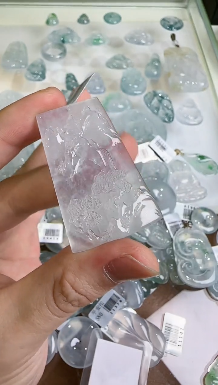 【闪购商品】翡翠吊坠(不含链)未镶嵌..