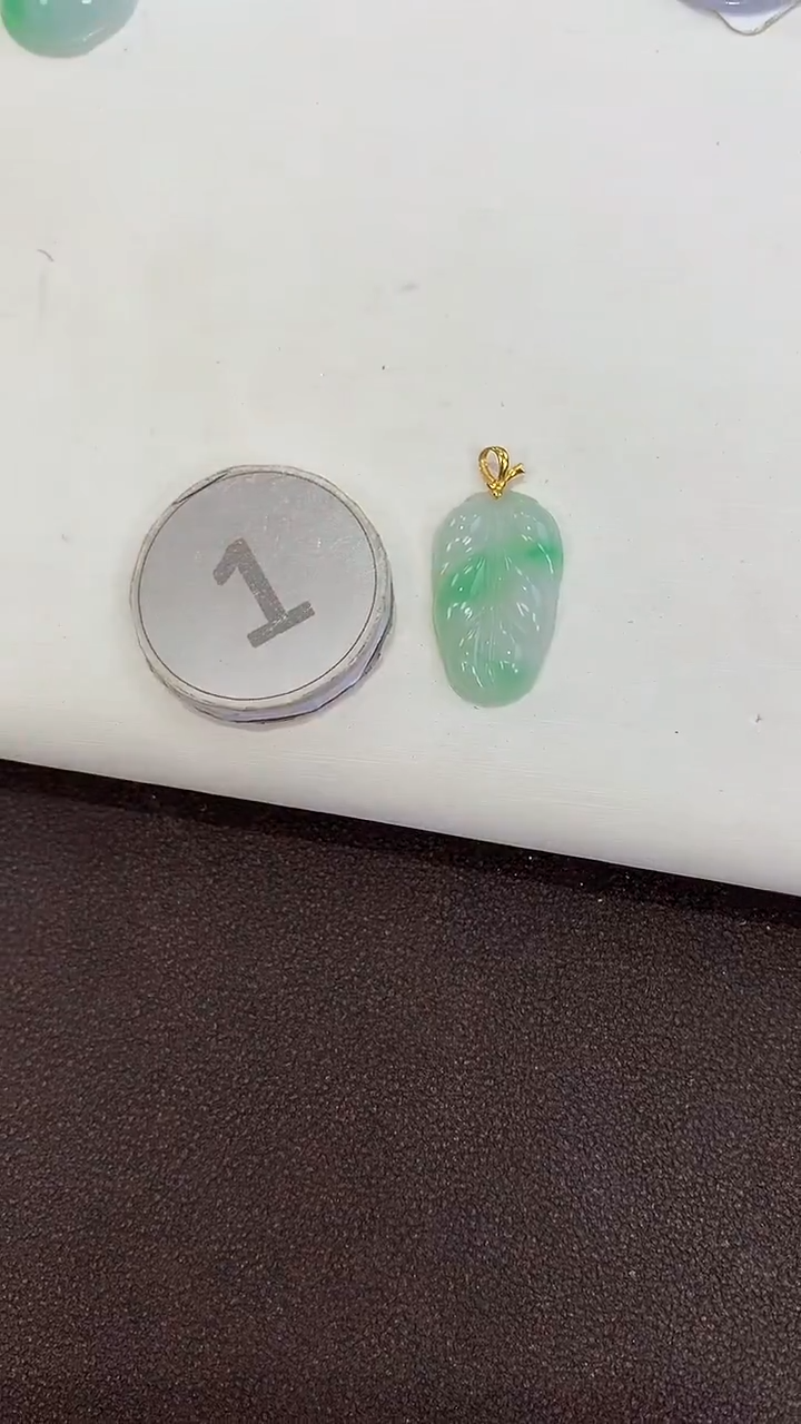 颈饰18K金镶嵌翡翠天然缅甸a货翡翠