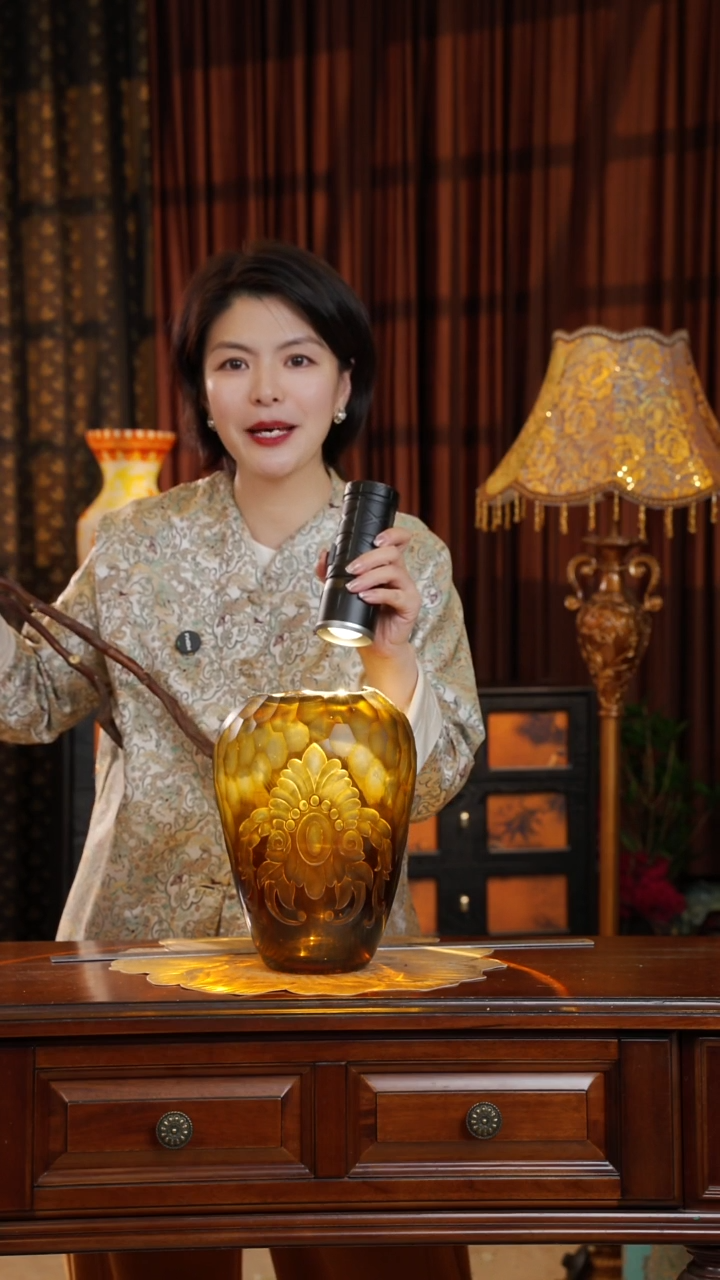 琉璃琉璃。。。。。。。。。。