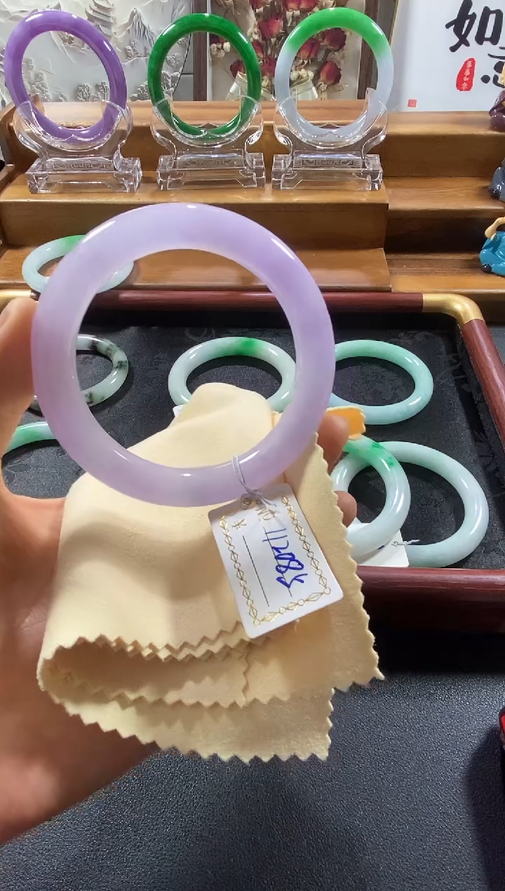 以实物为准，拍那个发那个。