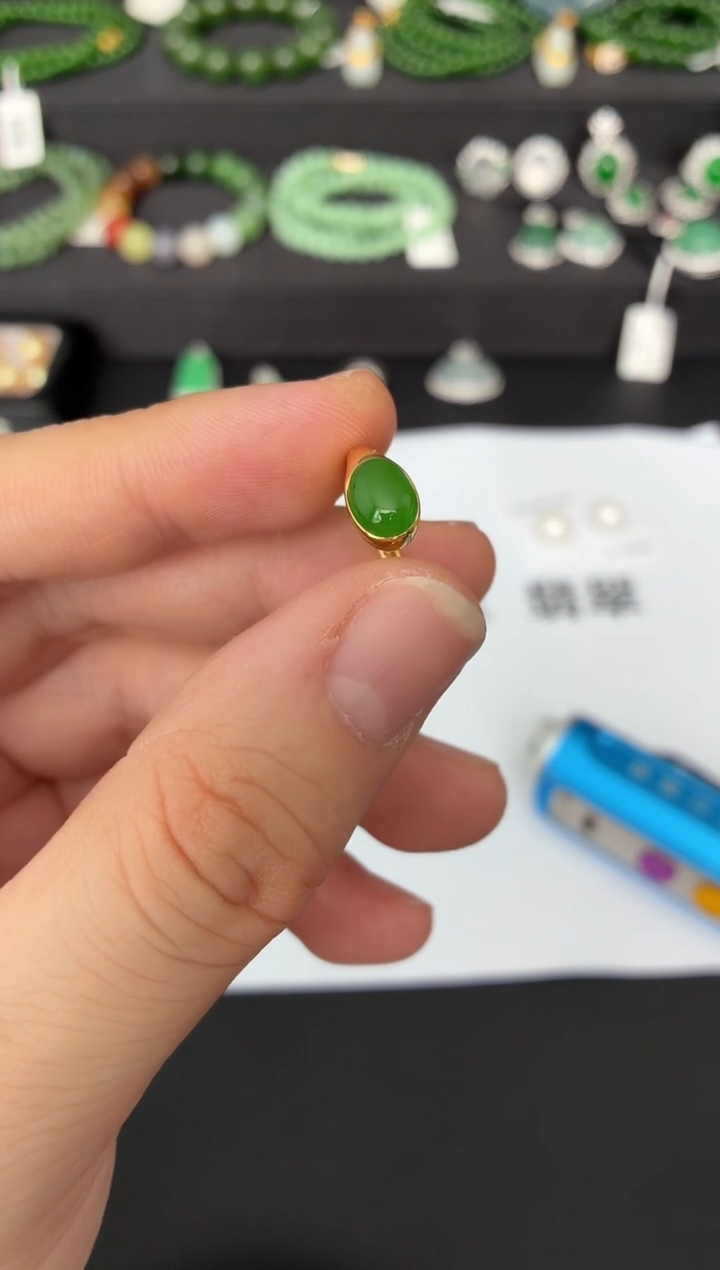 未镶嵌戒指和田玉HH 苹果绿戒指
