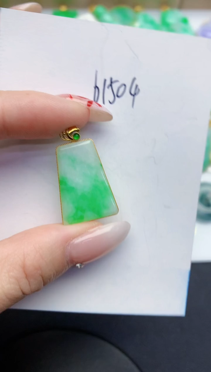 【闪购商品】翡翠颈饰18K金镶嵌0000000000