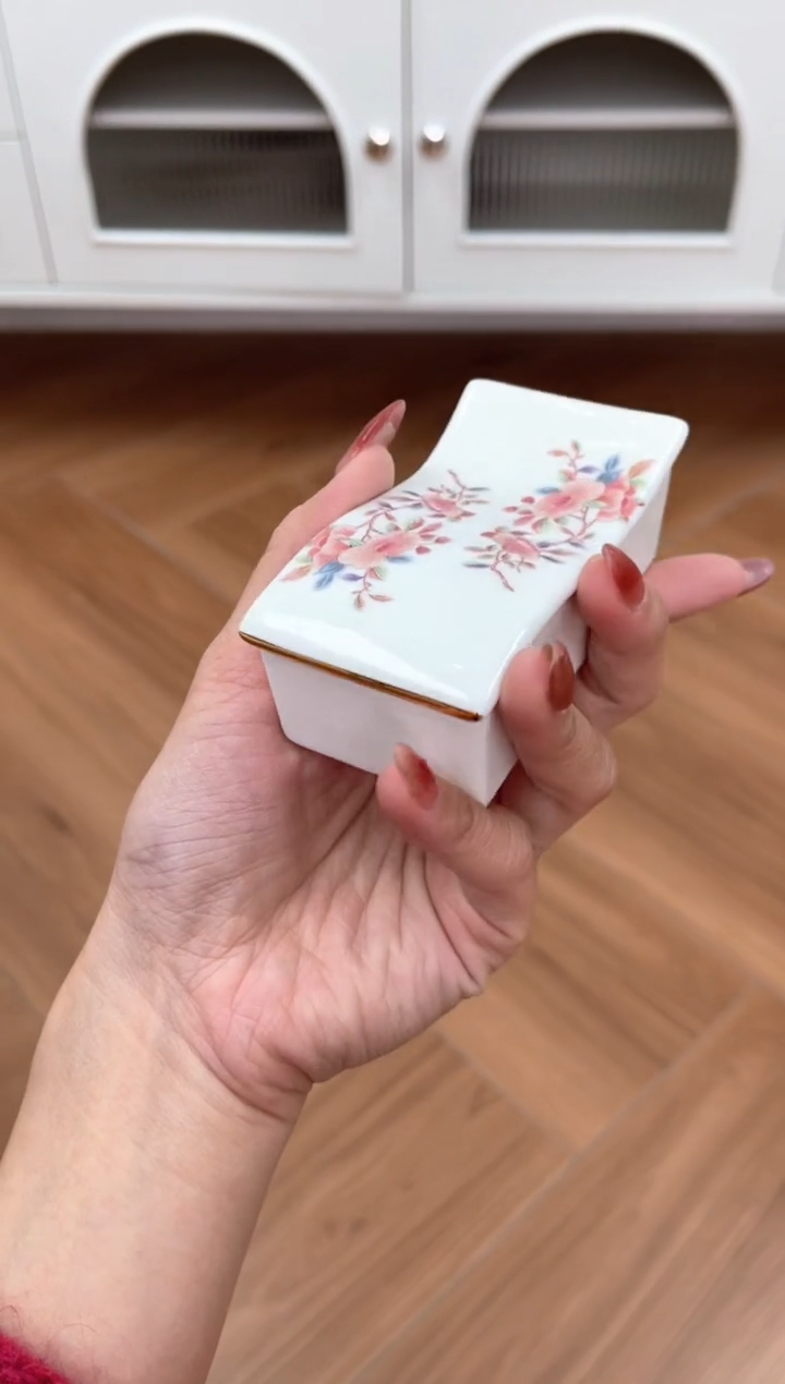 【闪购商品】碗玫瑰高骨骨瓷牙签盒