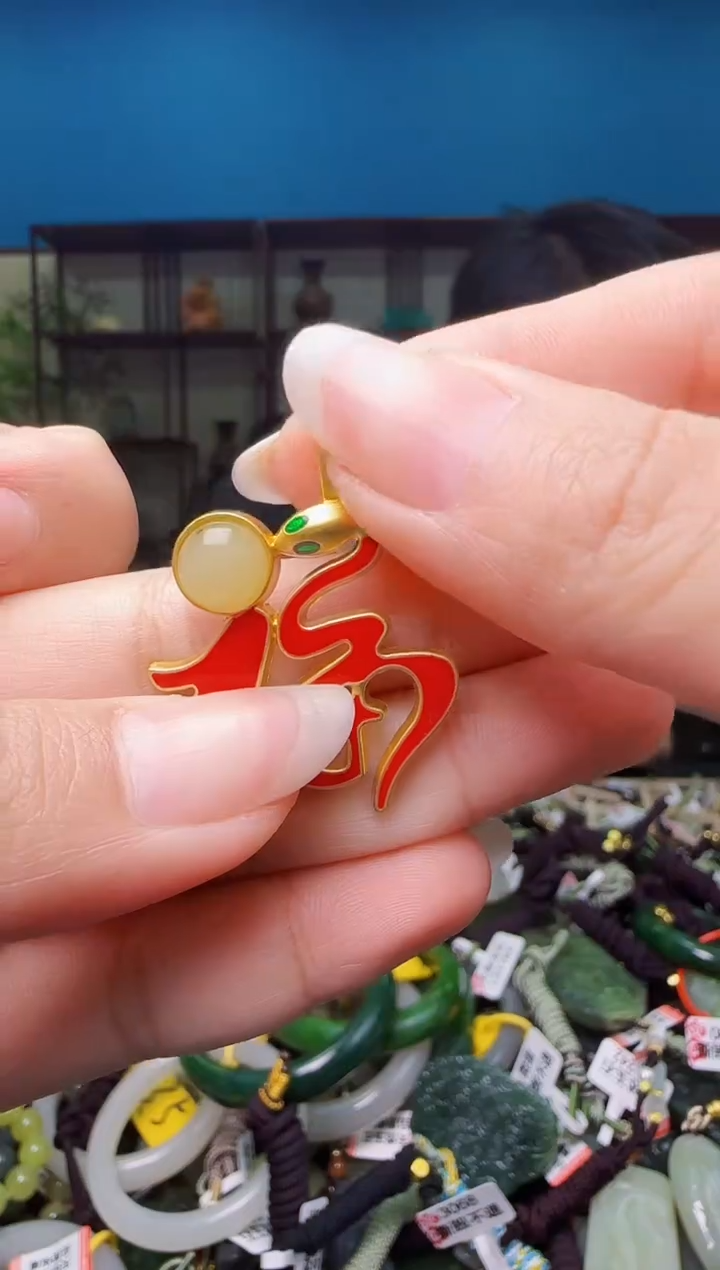 颈饰未镶嵌和田玉1