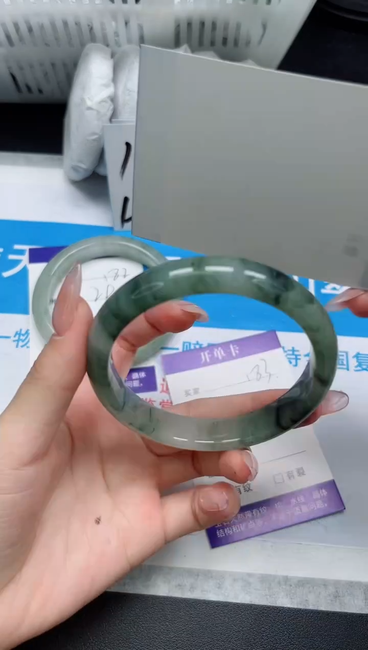 【闪购商品】石英质玉手镯未镶嵌183/61