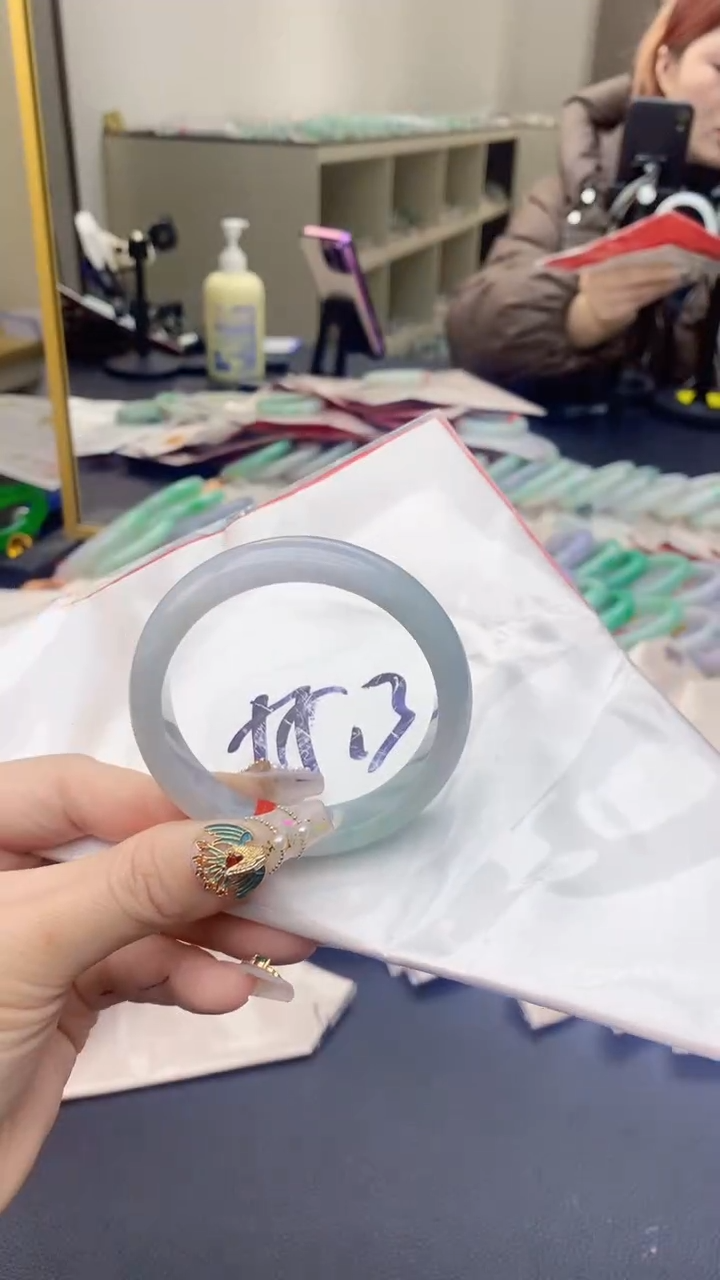 【闪购商品】翡翠手镯未镶嵌1051776578