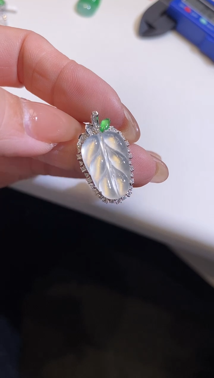 吊坠(不含链)18K金镶嵌翡翠叶子