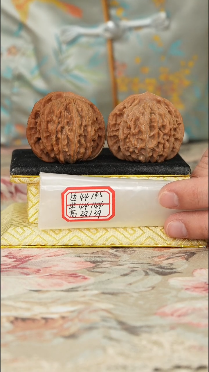 【闪购商品】文玩核桃把件一代楼反油有修
