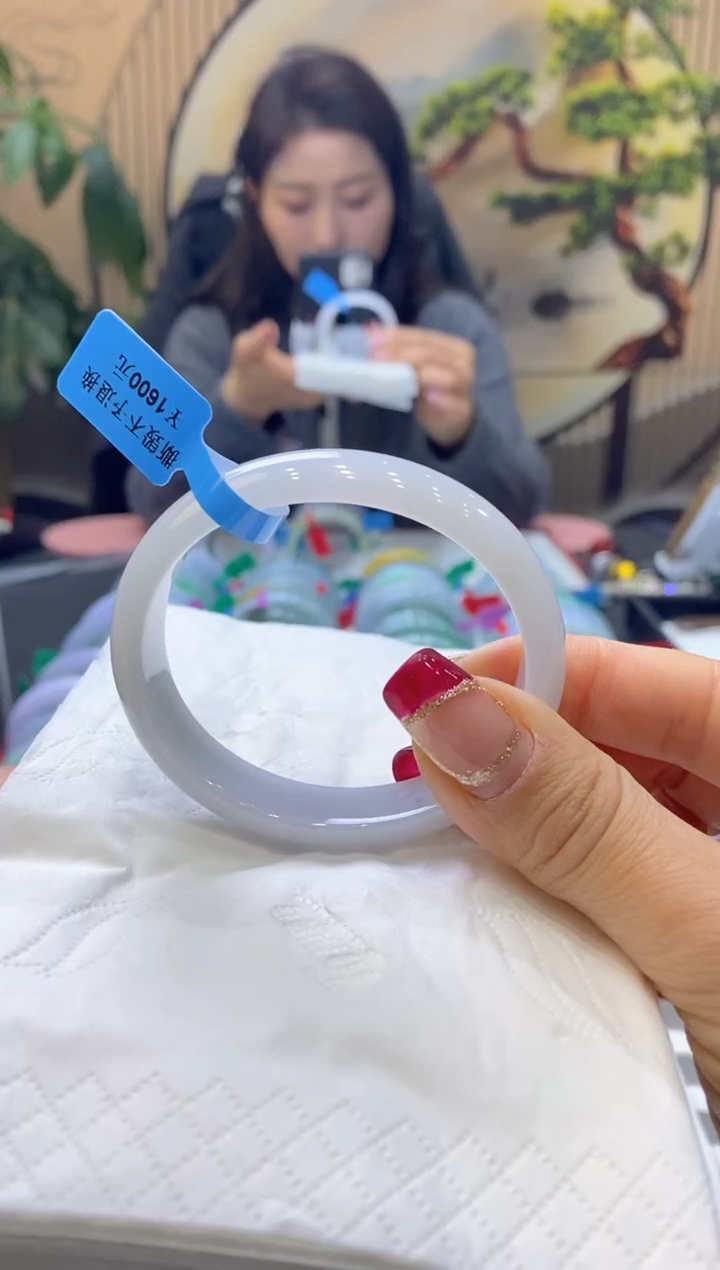 【闪购商品】翡翠手镯未镶嵌99915697