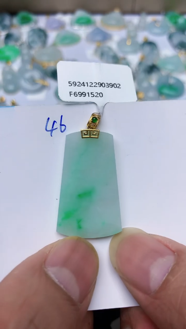 【闪购商品】翡翠颈饰18K金镶嵌天然翡翠A货  