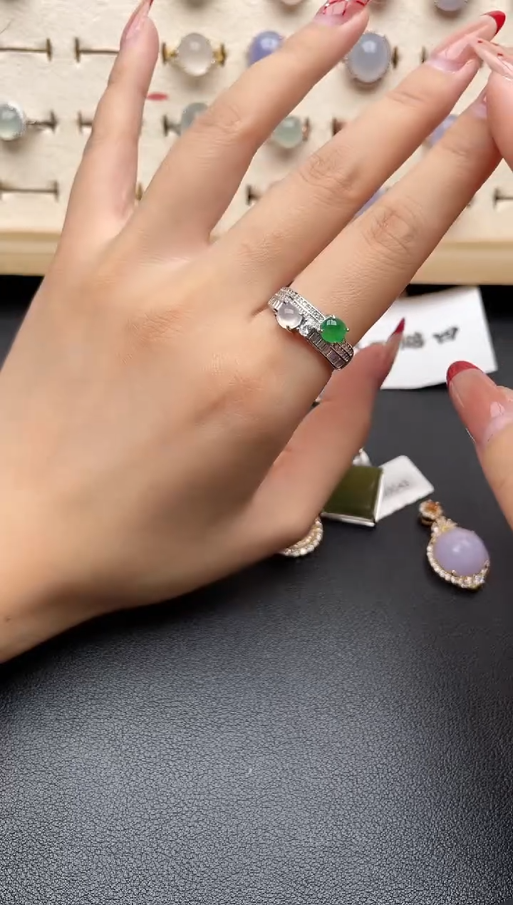 【闪购商品】翡翠戒指银S925镶嵌一物一证一礼盒