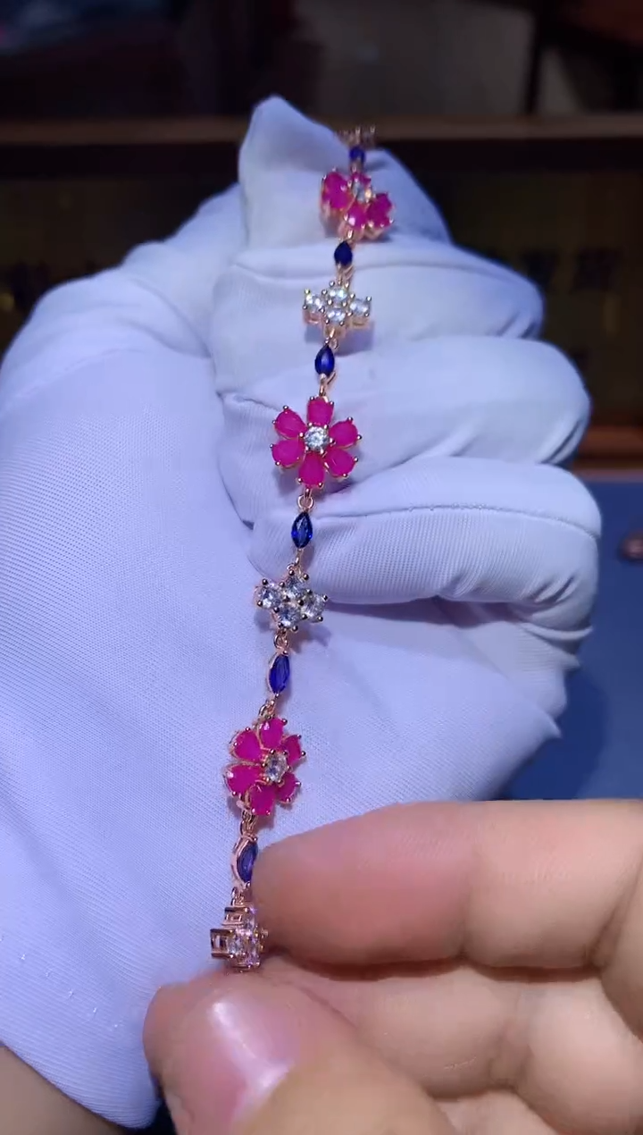 【闪购商品】红宝石手链银S925镶嵌........