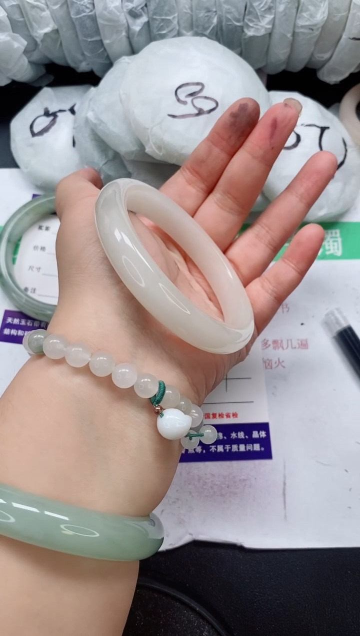 未镶嵌手镯石英质玉83/64-65