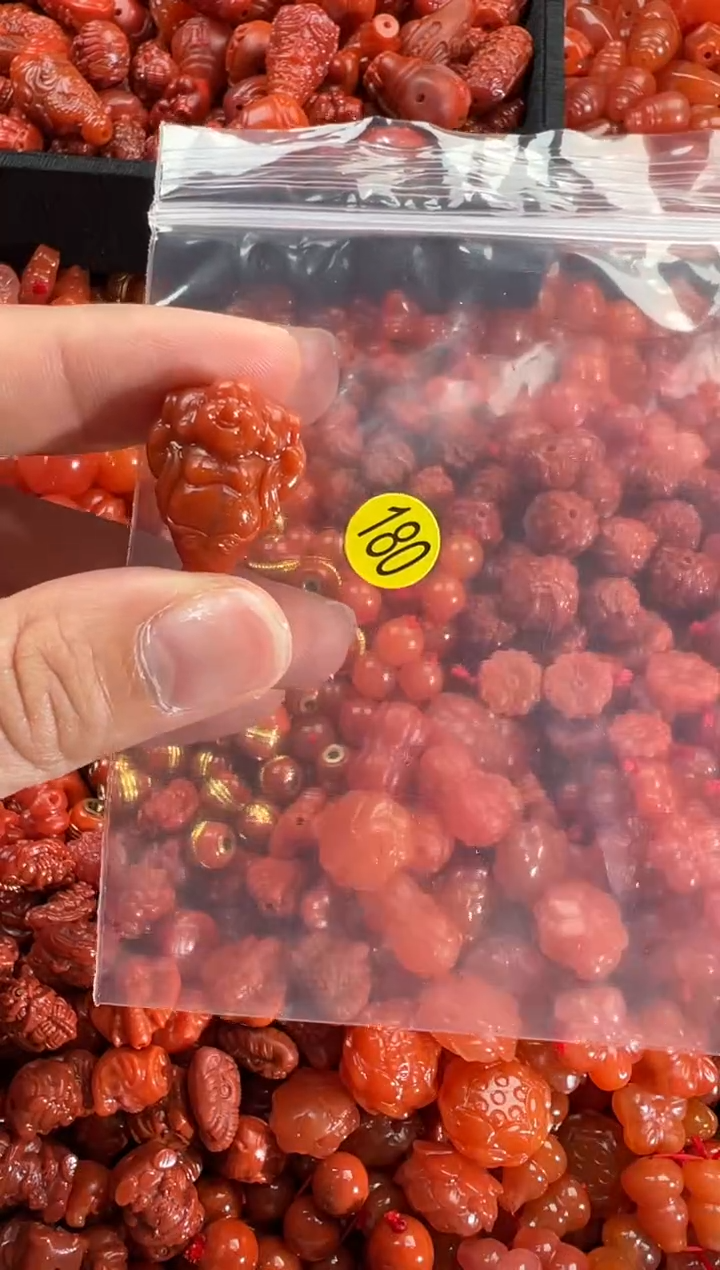 【闪购商品】南红玛瑙颈饰未镶嵌1