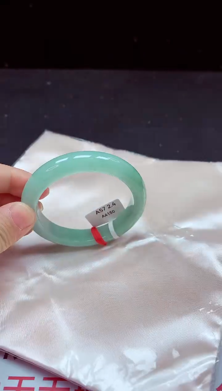 【闪购商品】翡翠手镯未镶嵌镯子57+