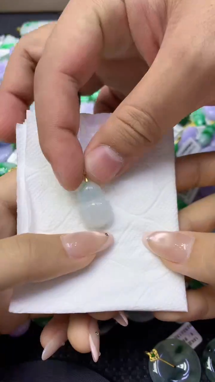 颈饰未镶嵌翡翠天然缅甸翡翠A货