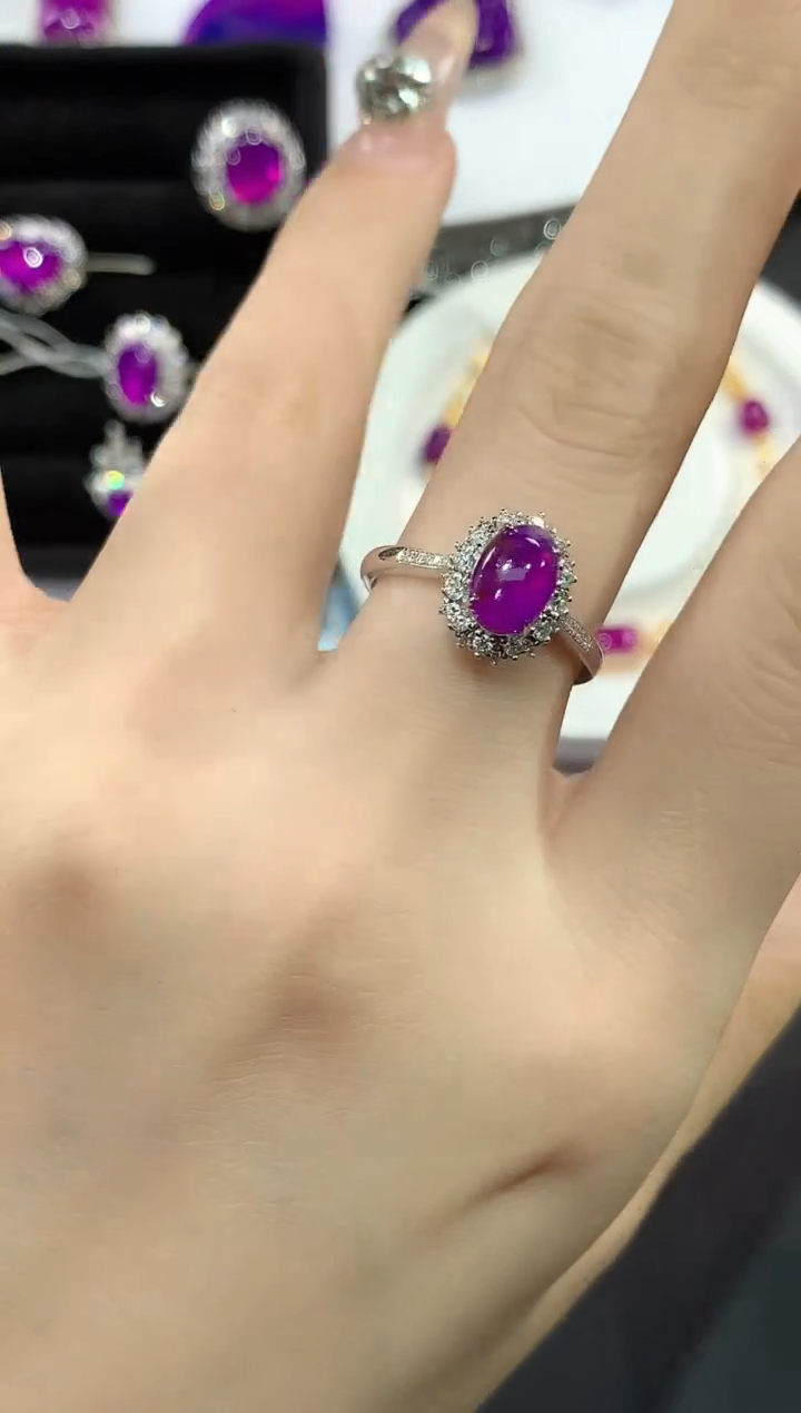 苏纪石（舒俱来）18K金镶嵌.戒指