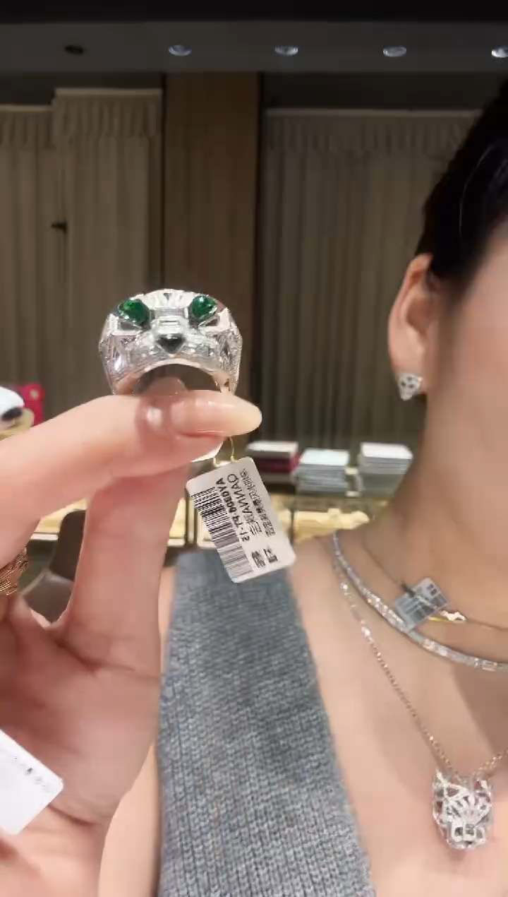 铂Pt950镶嵌戒指钻石豹子