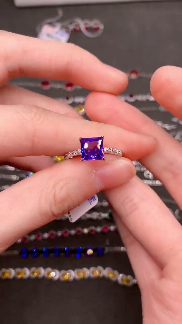 【闪购商品】彩色蓝宝石戒指银S925镶嵌.....