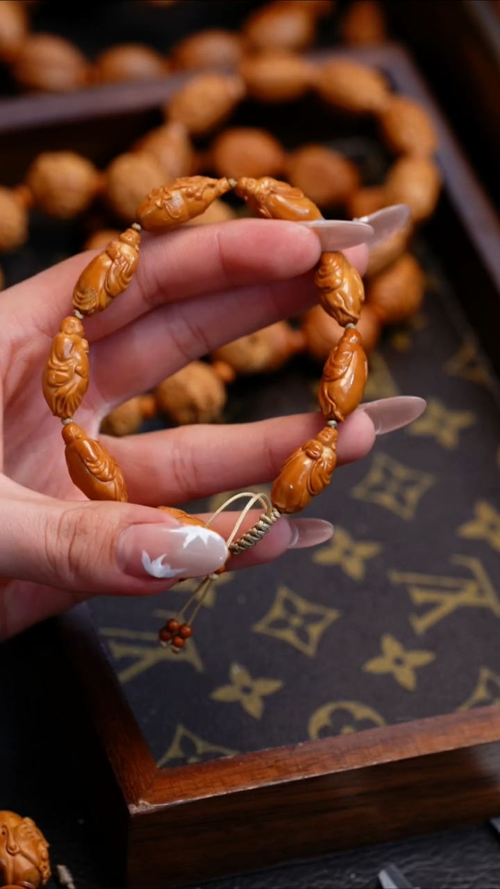 【闪购商品】橄榄核吊坠苏工橄榄核