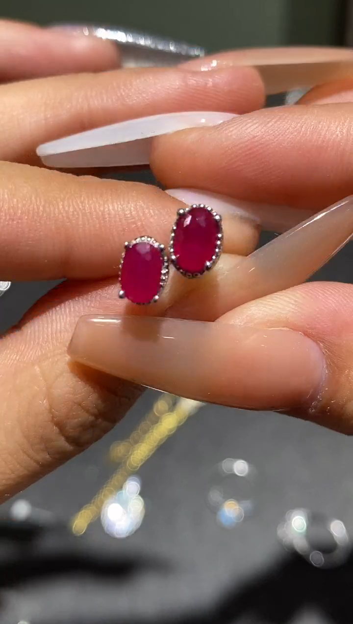 银S925镶嵌耳饰红宝石耳钉