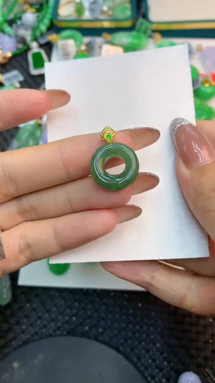 颈饰未镶嵌翡翠1